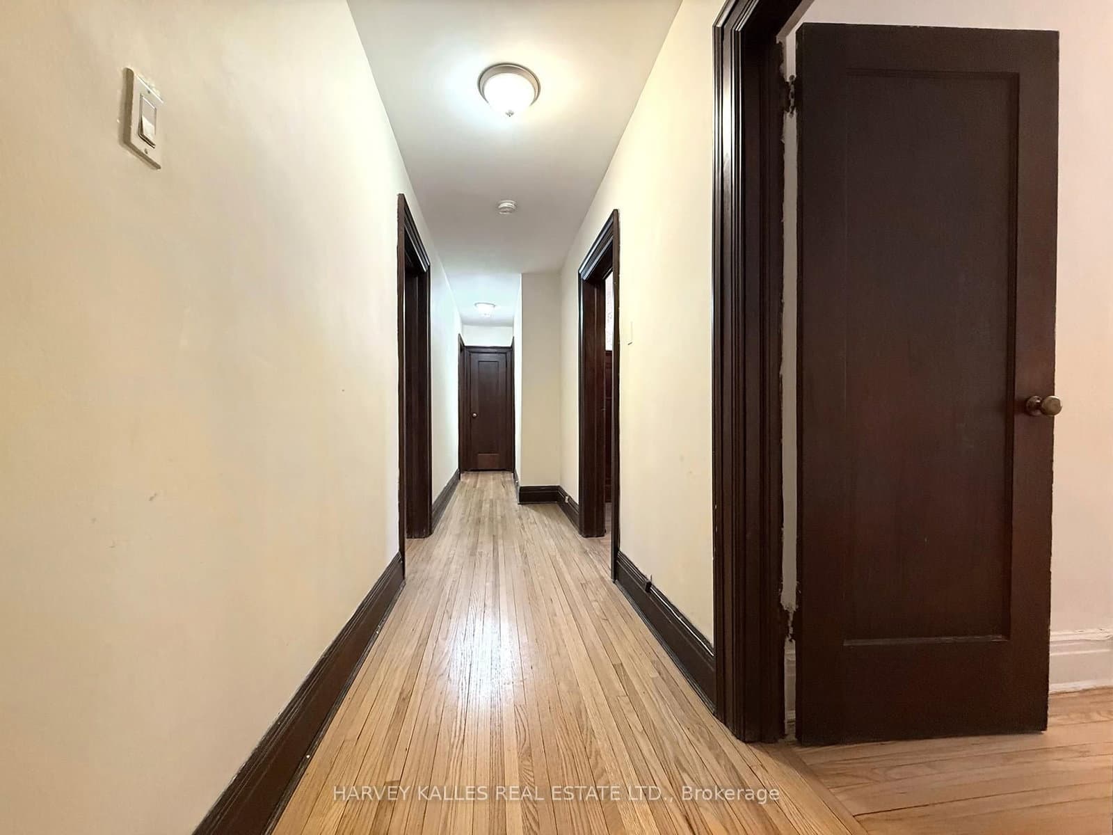 42 Glencairn Avenue, Unit B thumbnail 8