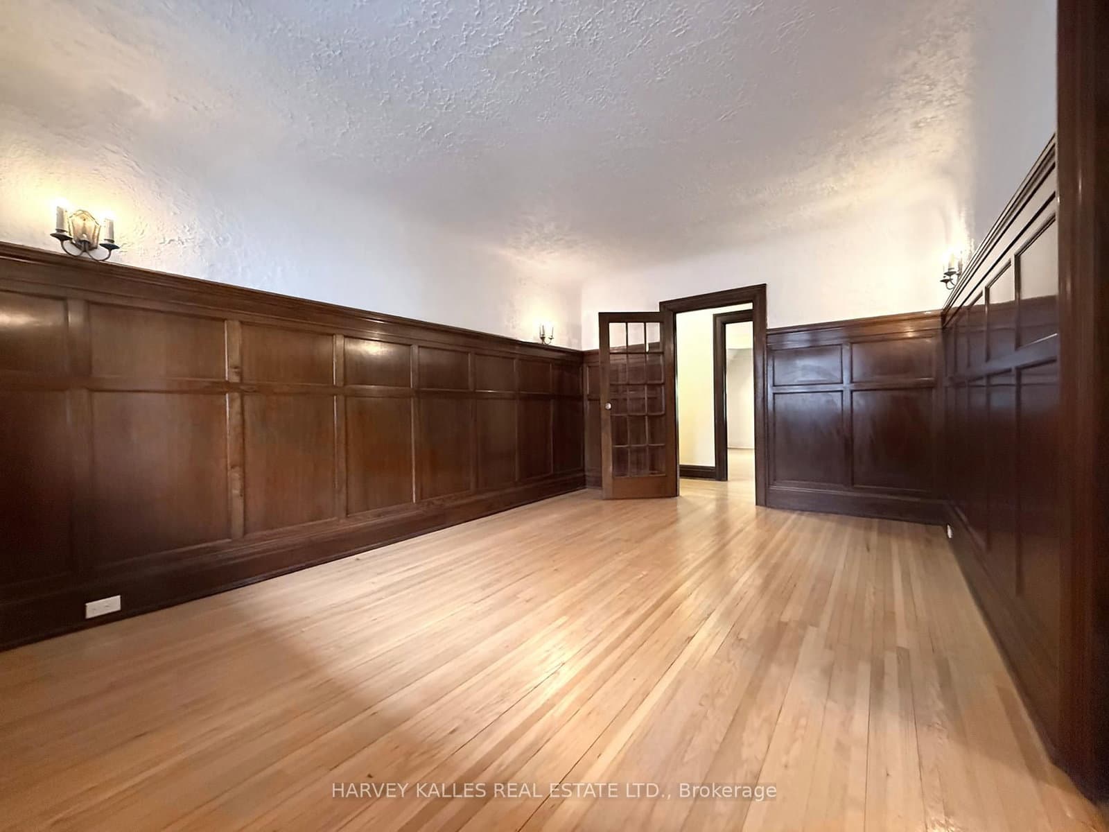 42 Glencairn Avenue, Unit B thumbnail 9