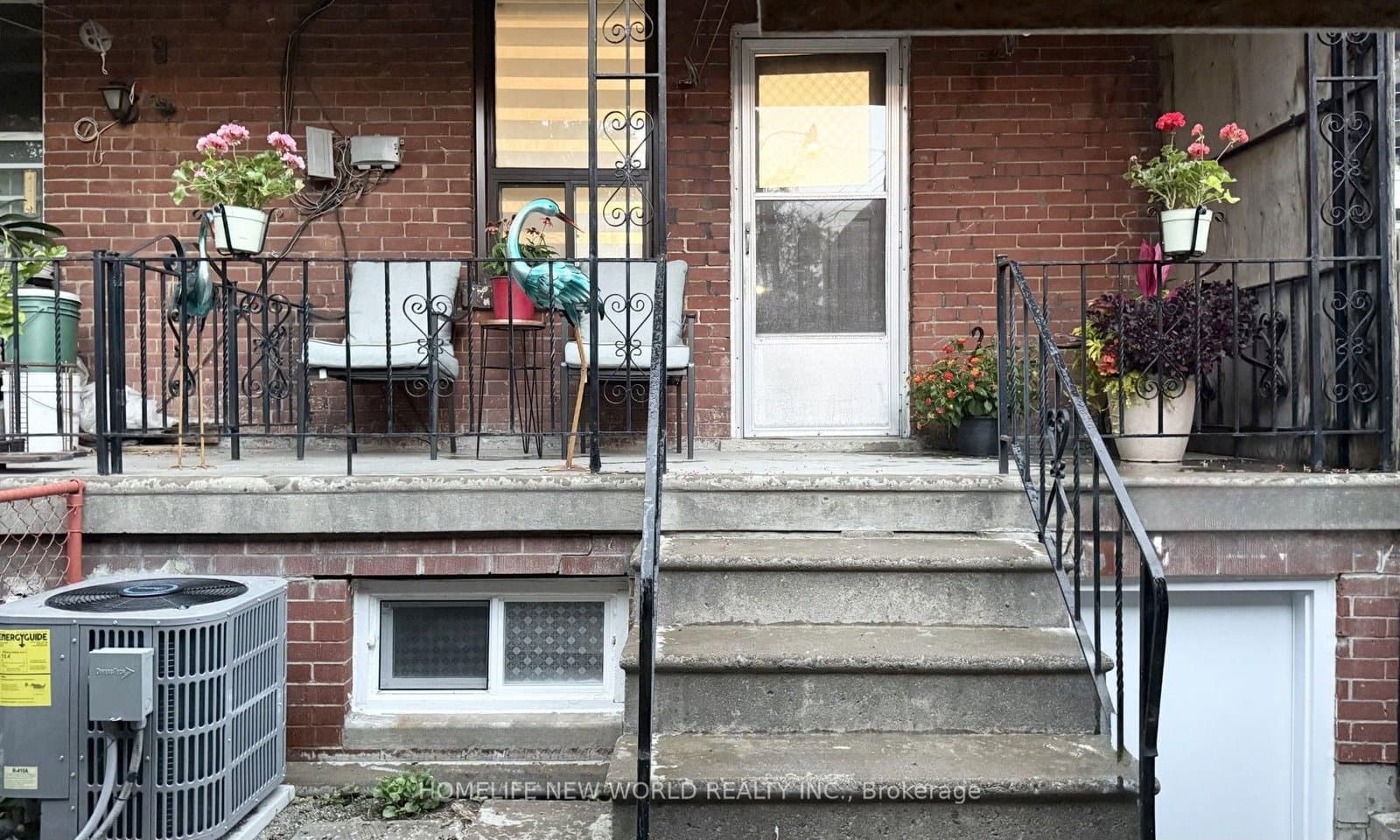 509 Dupont Street thumbnail 26