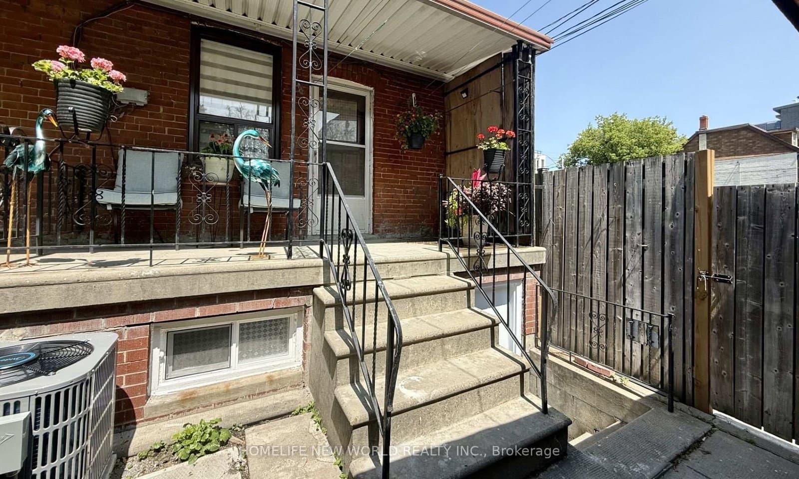 509 Dupont Street thumbnail 28