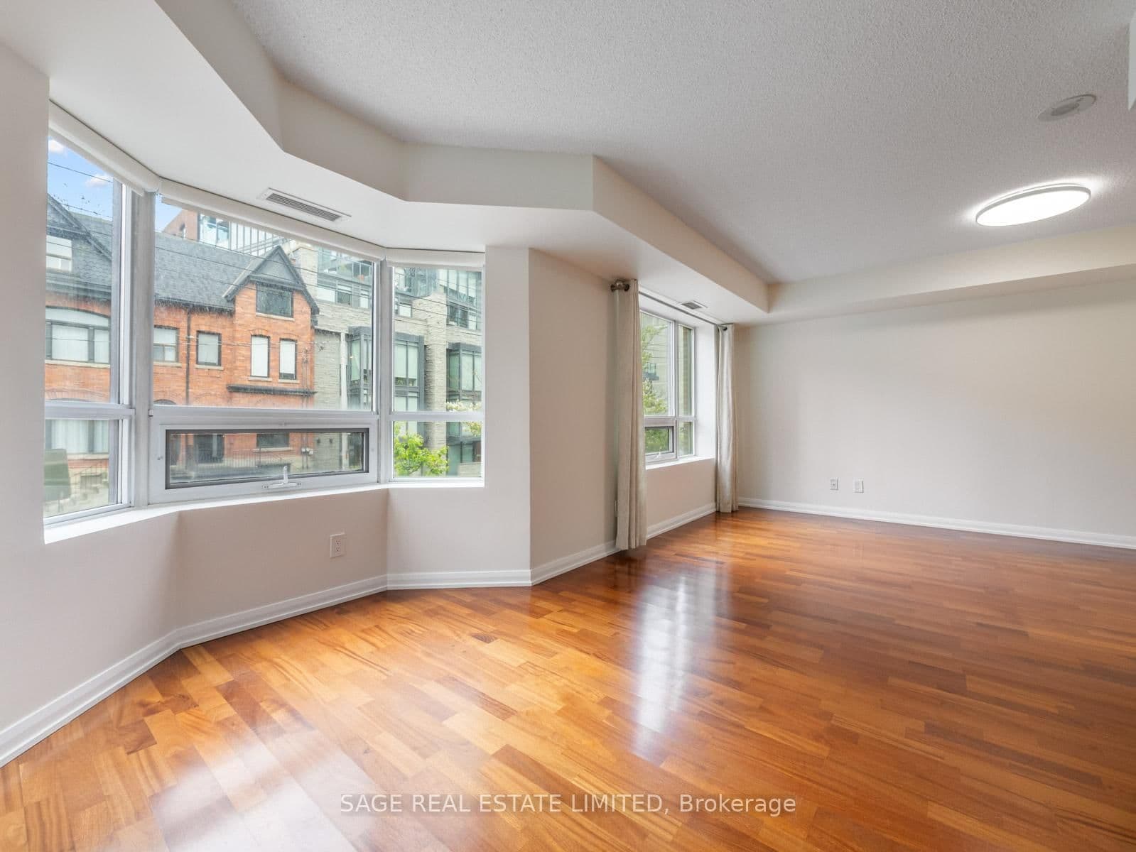18 Beverley Street, Unit 209 thumbnail 13