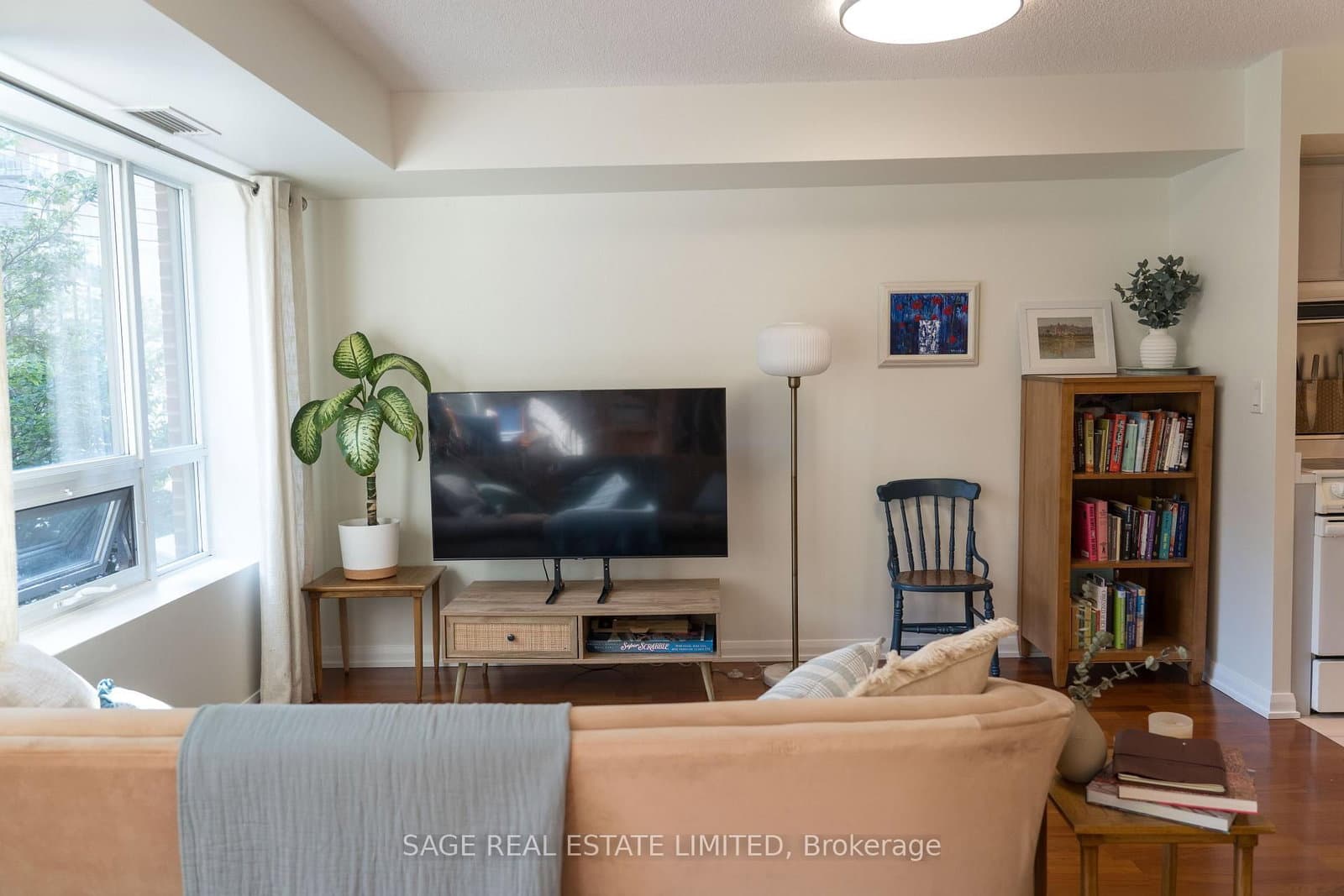18 Beverley Street, Unit 209 thumbnail 14