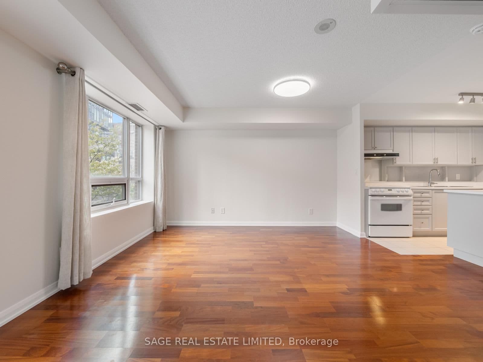 18 Beverley Street, Unit 209 thumbnail 15