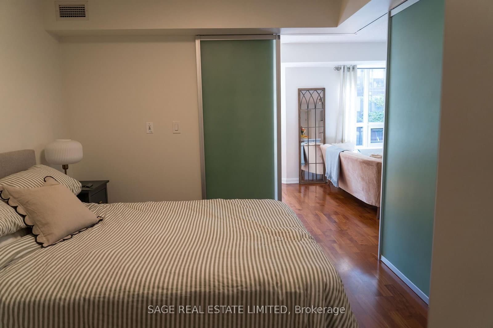 18 Beverley Street, Unit 209 thumbnail 26