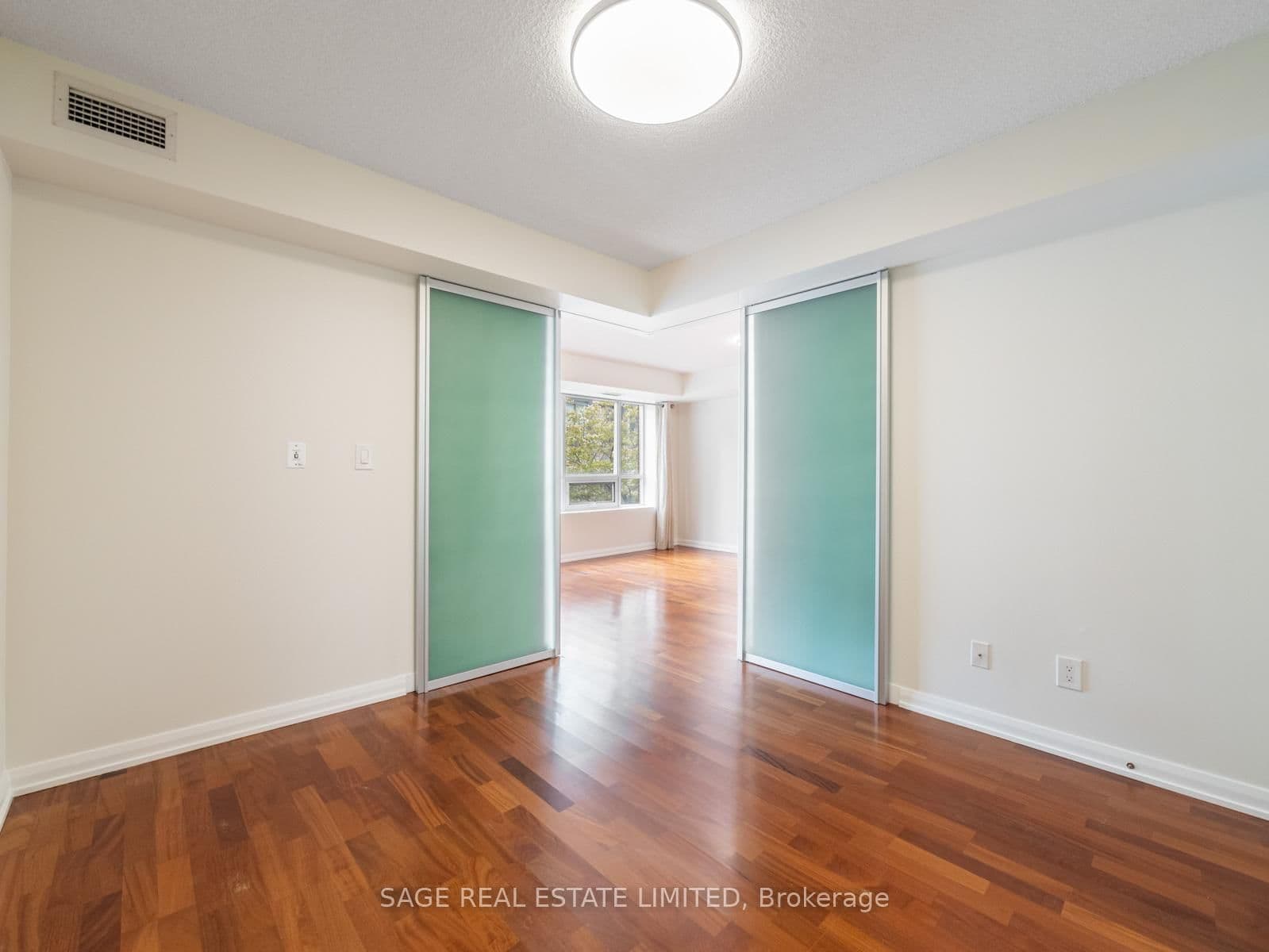 18 Beverley Street, Unit 209 thumbnail 27