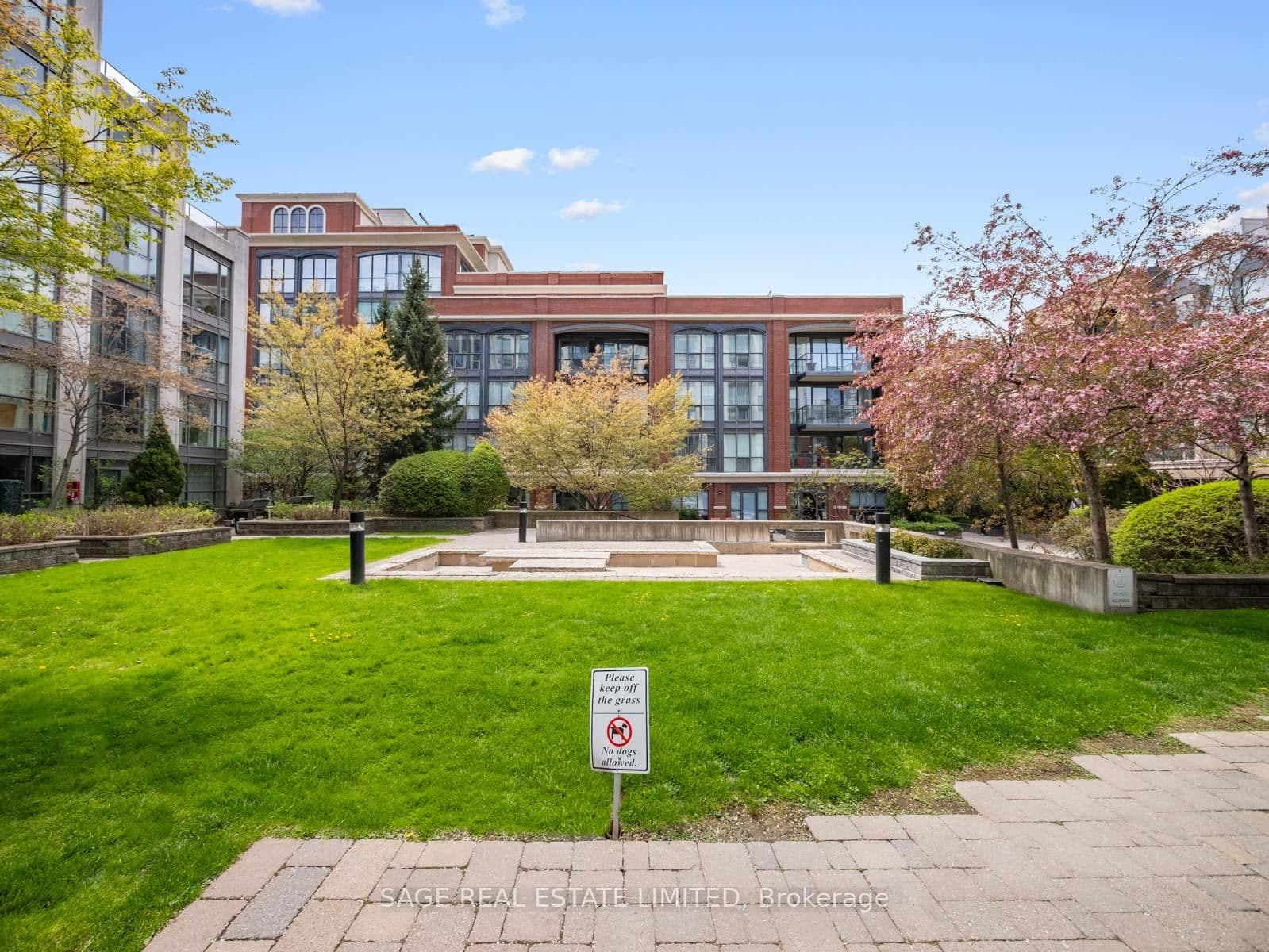18 Beverley Street, Unit 209 thumbnail 34