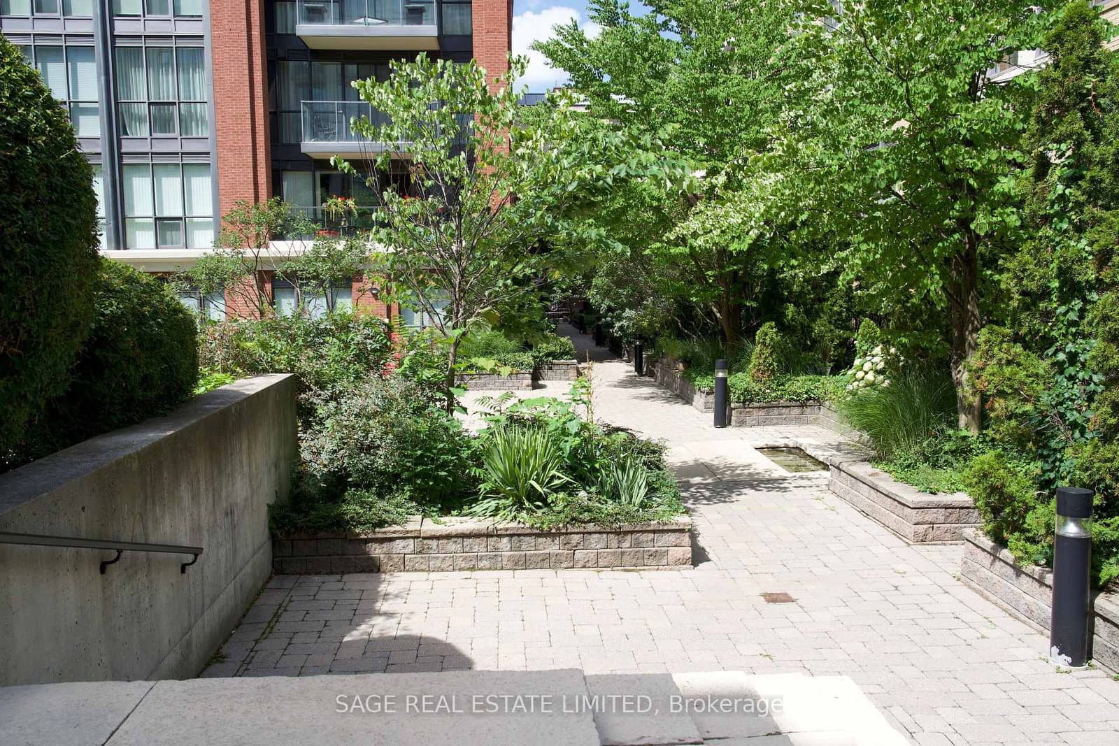 18 Beverley Street, Unit 209 thumbnail 37