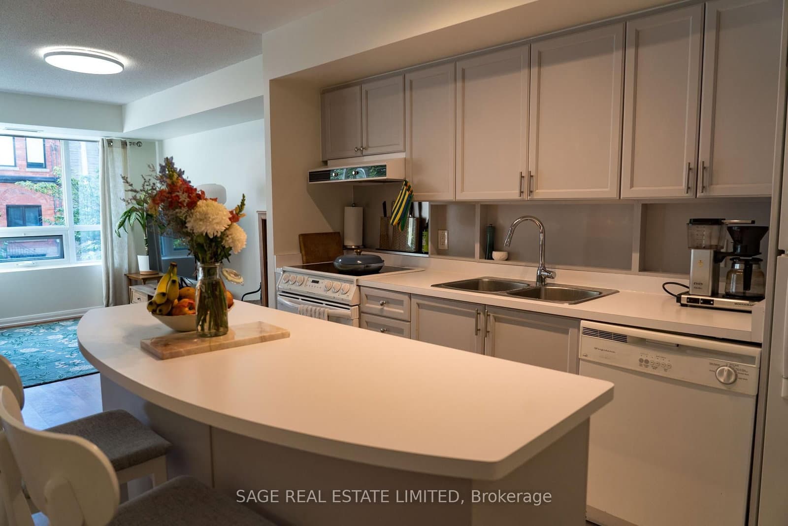 18 Beverley Street, Unit 209 thumbnail 5