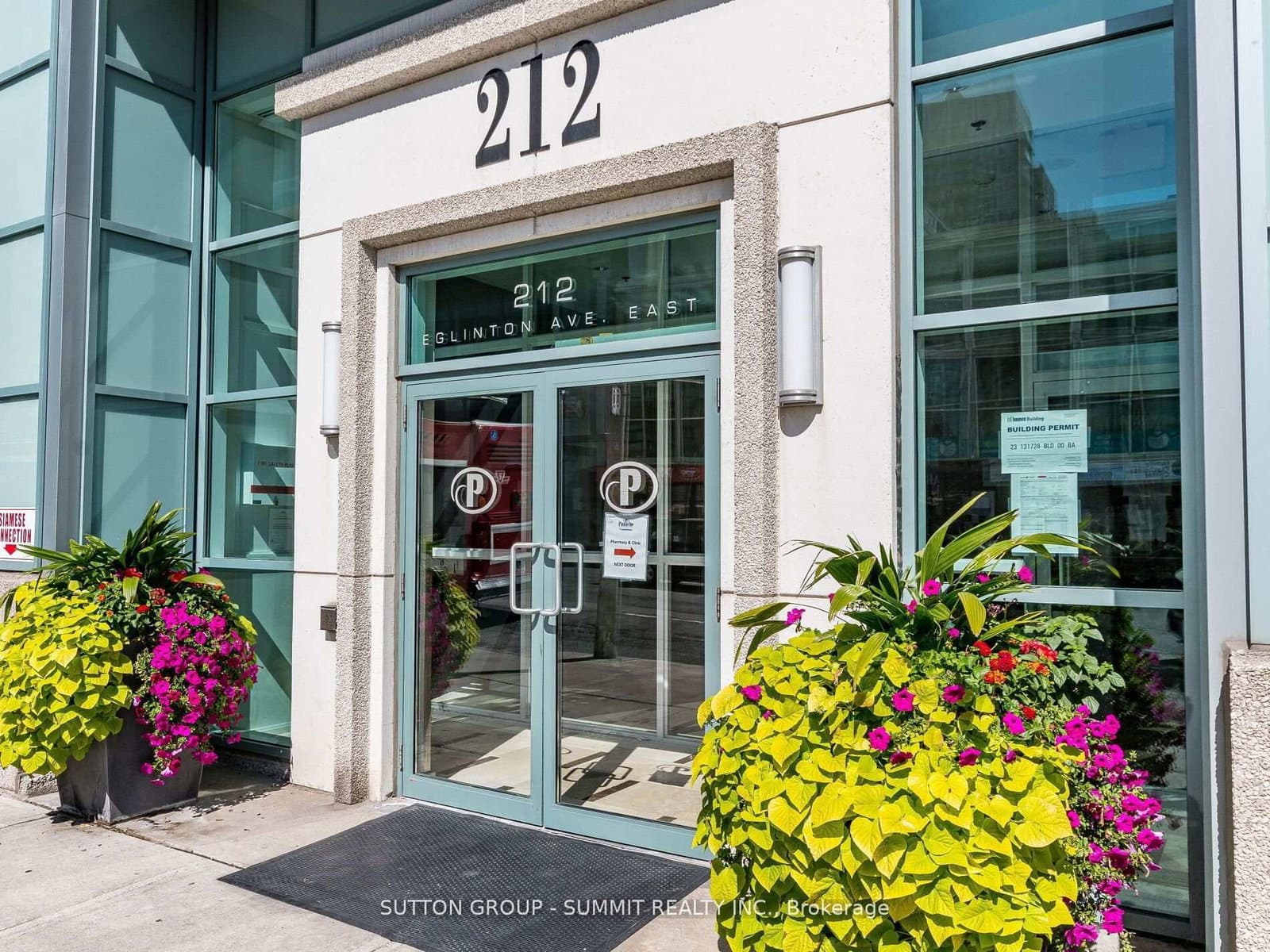 212 Eglinton Avenue E, Unit 1704 thumbnail 3