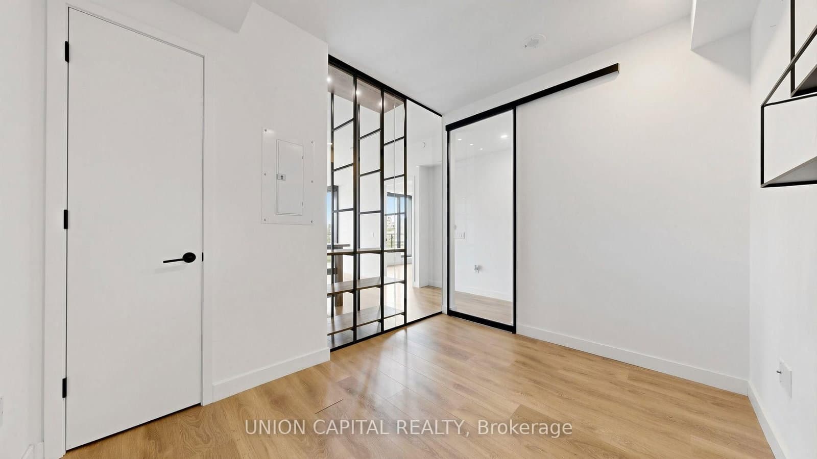 505 Richmond Street W, Unit 714 thumbnail 12