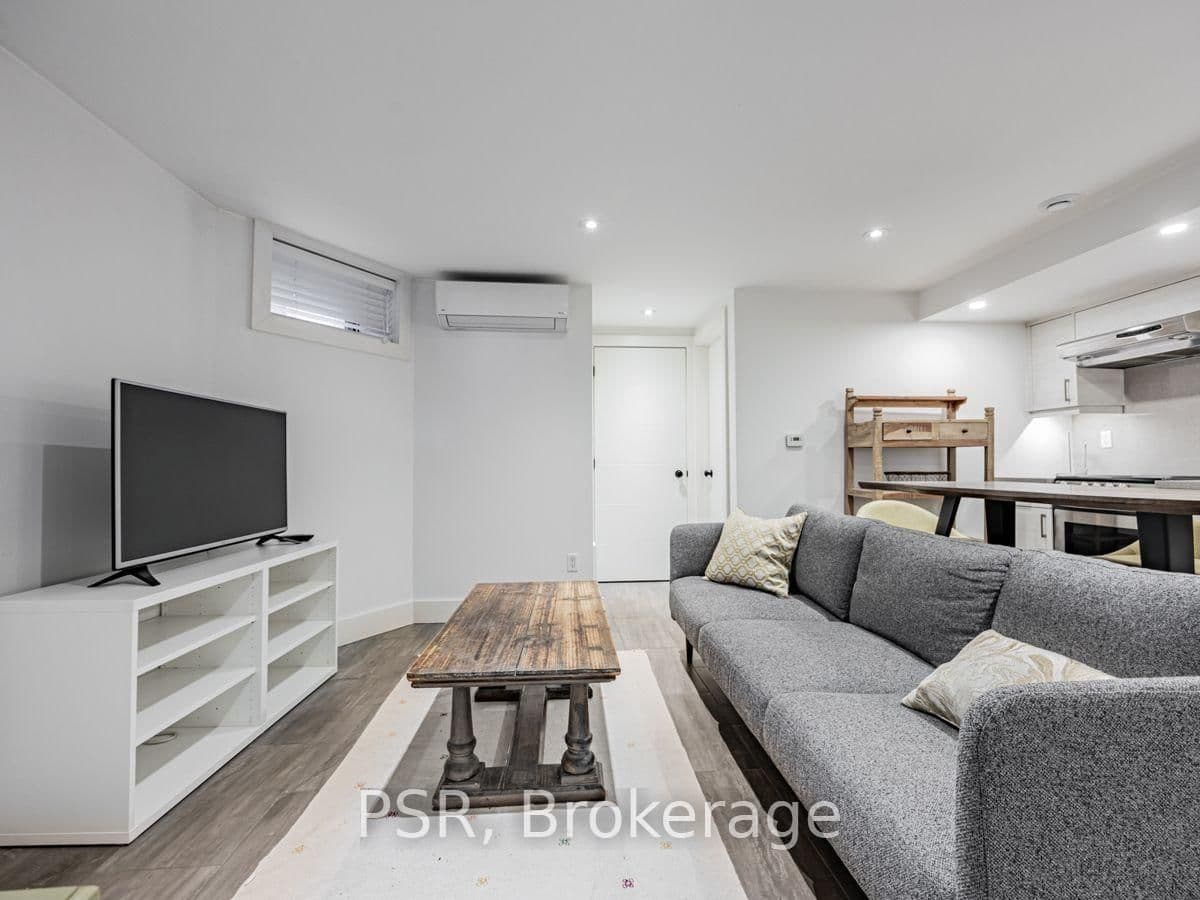 71 Crawford Street, Unit #Basement thumbnail 3