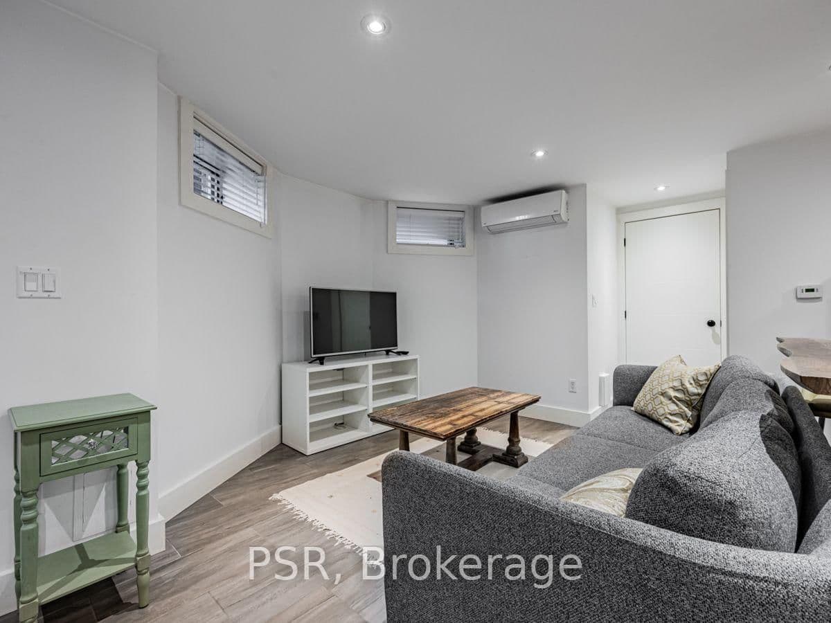 71 Crawford Street, Unit #Basement thumbnail 5