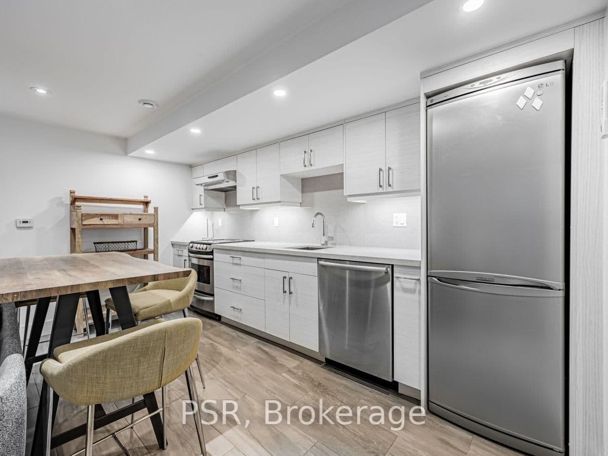 71 Crawford Street, Unit #Basement thumbnail 6