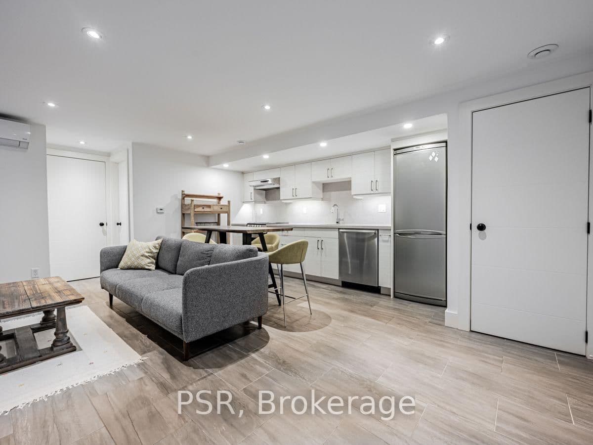 71 Crawford Street, Unit #Basement thumbnail 8