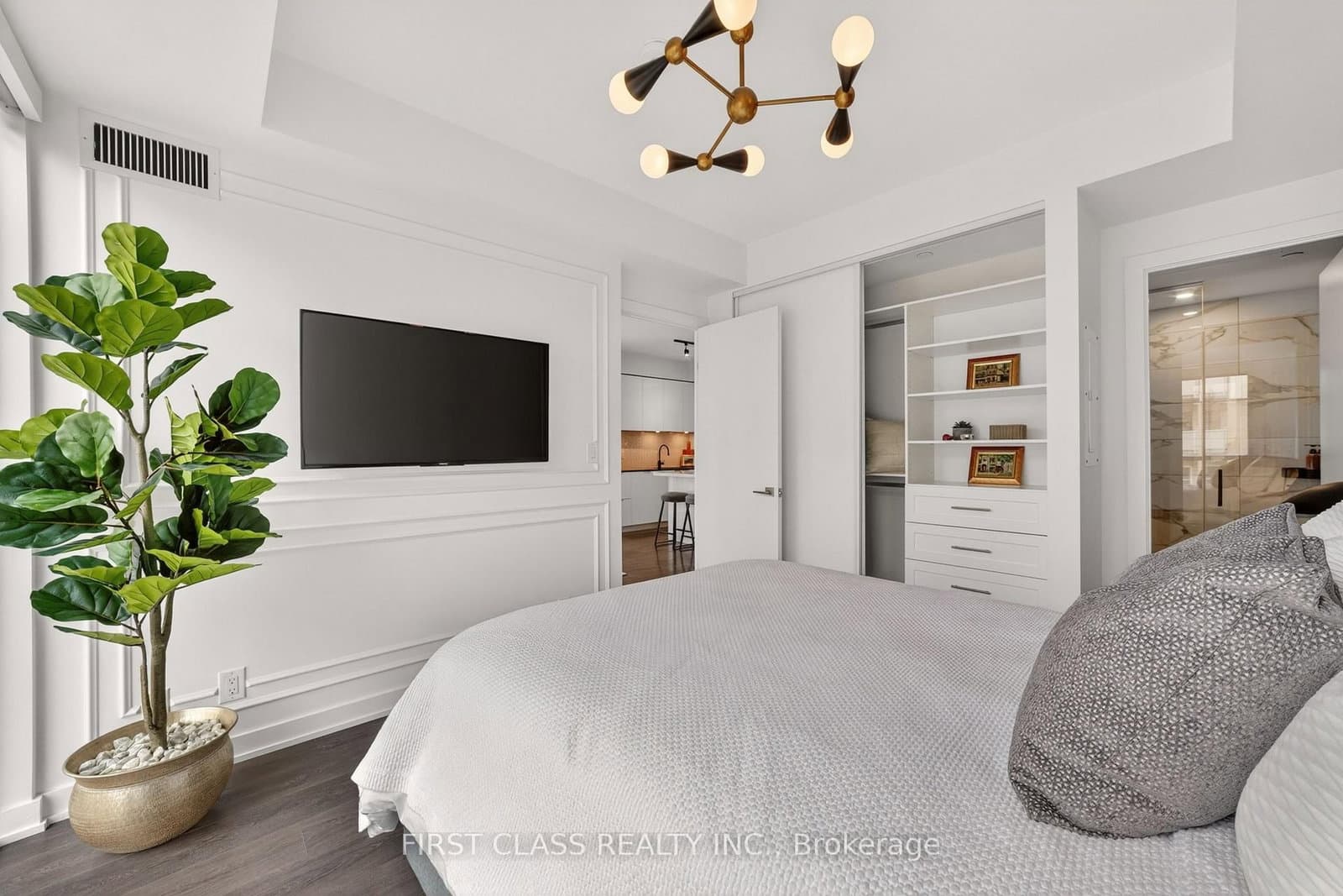 609 Avenue Road, Unit 707 thumbnail 16