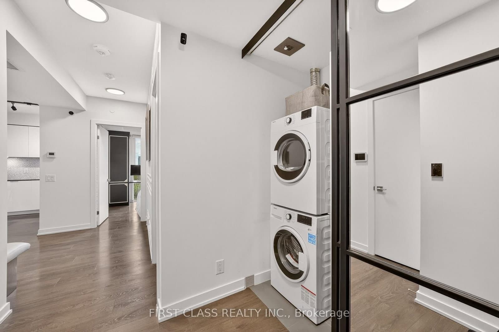 609 Avenue Road, Unit 707 thumbnail 21