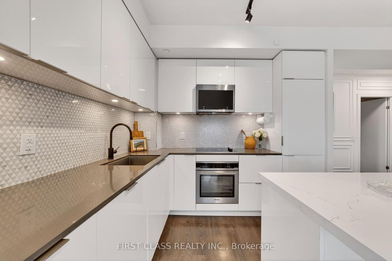 609 Avenue Road, Unit 707 thumbnail 7