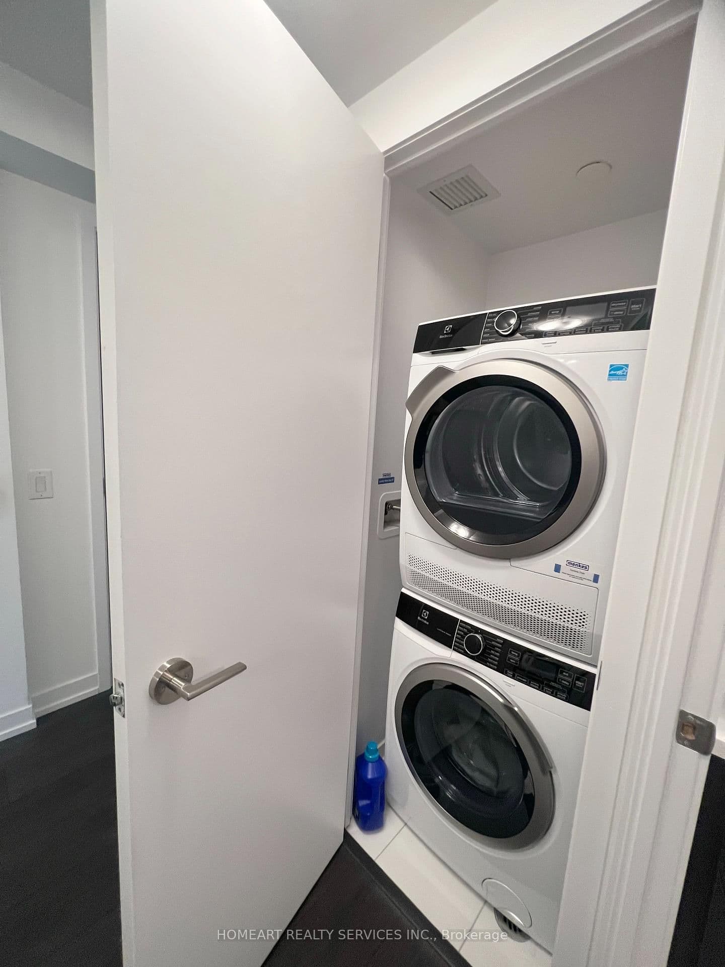 219 Dundas Street E, Unit 801 thumbnail 10