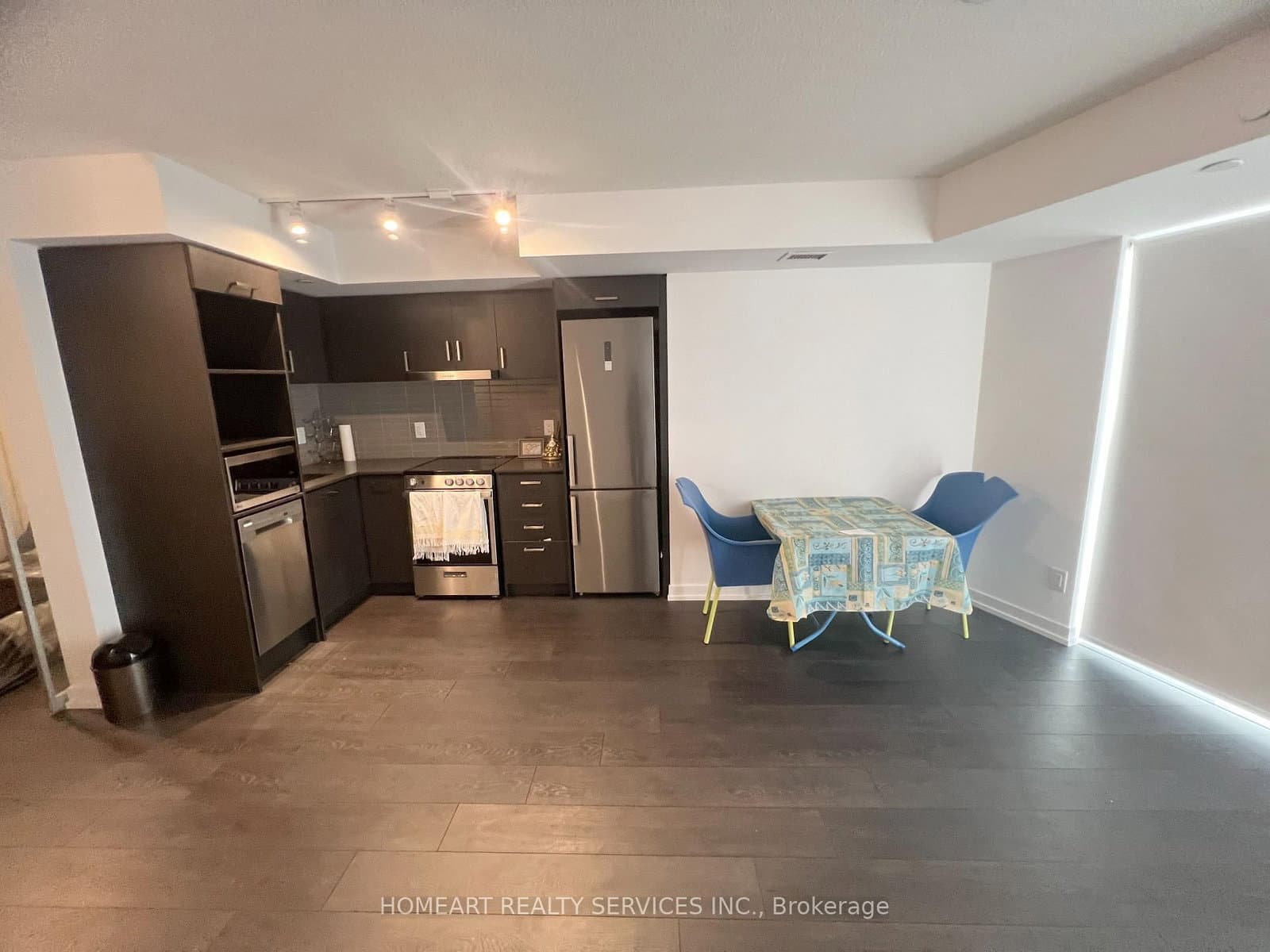 219 Dundas Street E, Unit 801 thumbnail 12