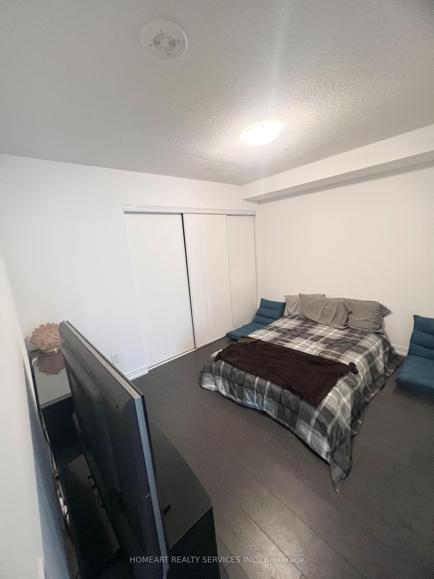 219 Dundas Street E, Unit 801 thumbnail 16