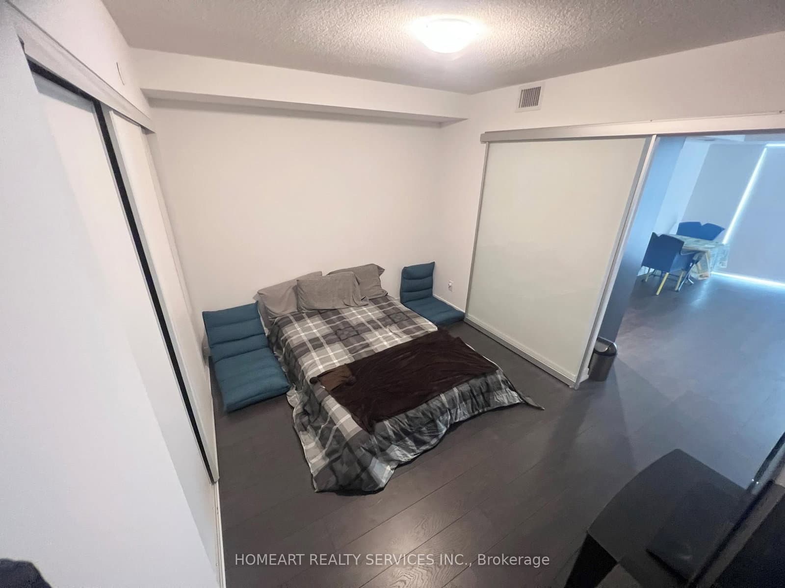 219 Dundas Street E, Unit 801 thumbnail 17