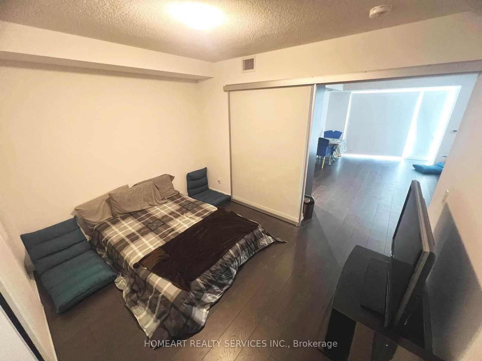 219 Dundas Street E, Unit 801 thumbnail 18