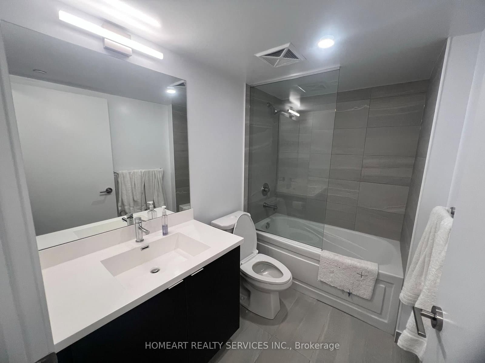 219 Dundas Street E, Unit 801 thumbnail 9