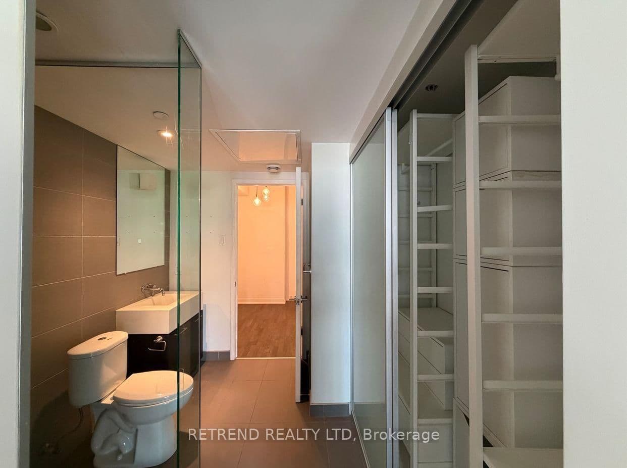 560 King Street W, Unit 610 thumbnail 11