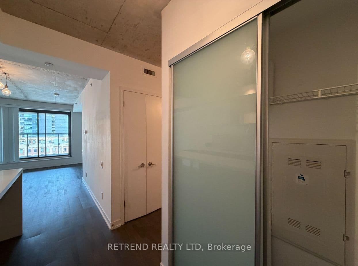 560 King Street W, Unit 610 thumbnail 3