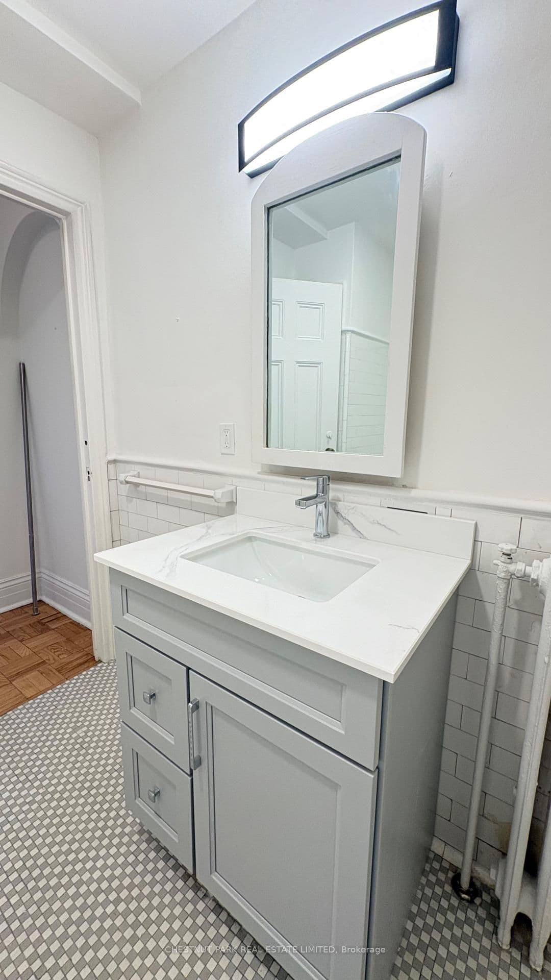 1 Clarendon Avenue, Unit 405 thumbnail 24