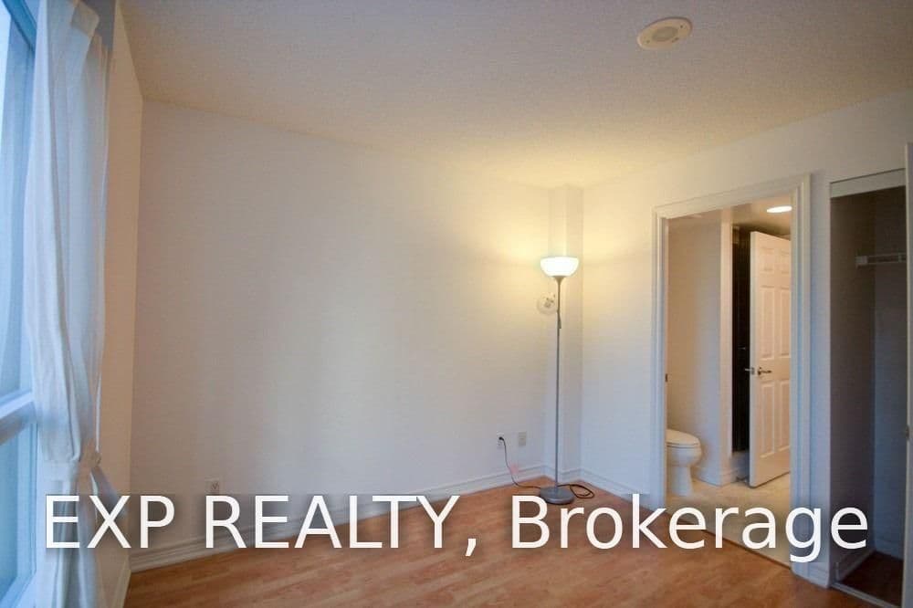 761 Bay Street, Unit 809 thumbnail 4