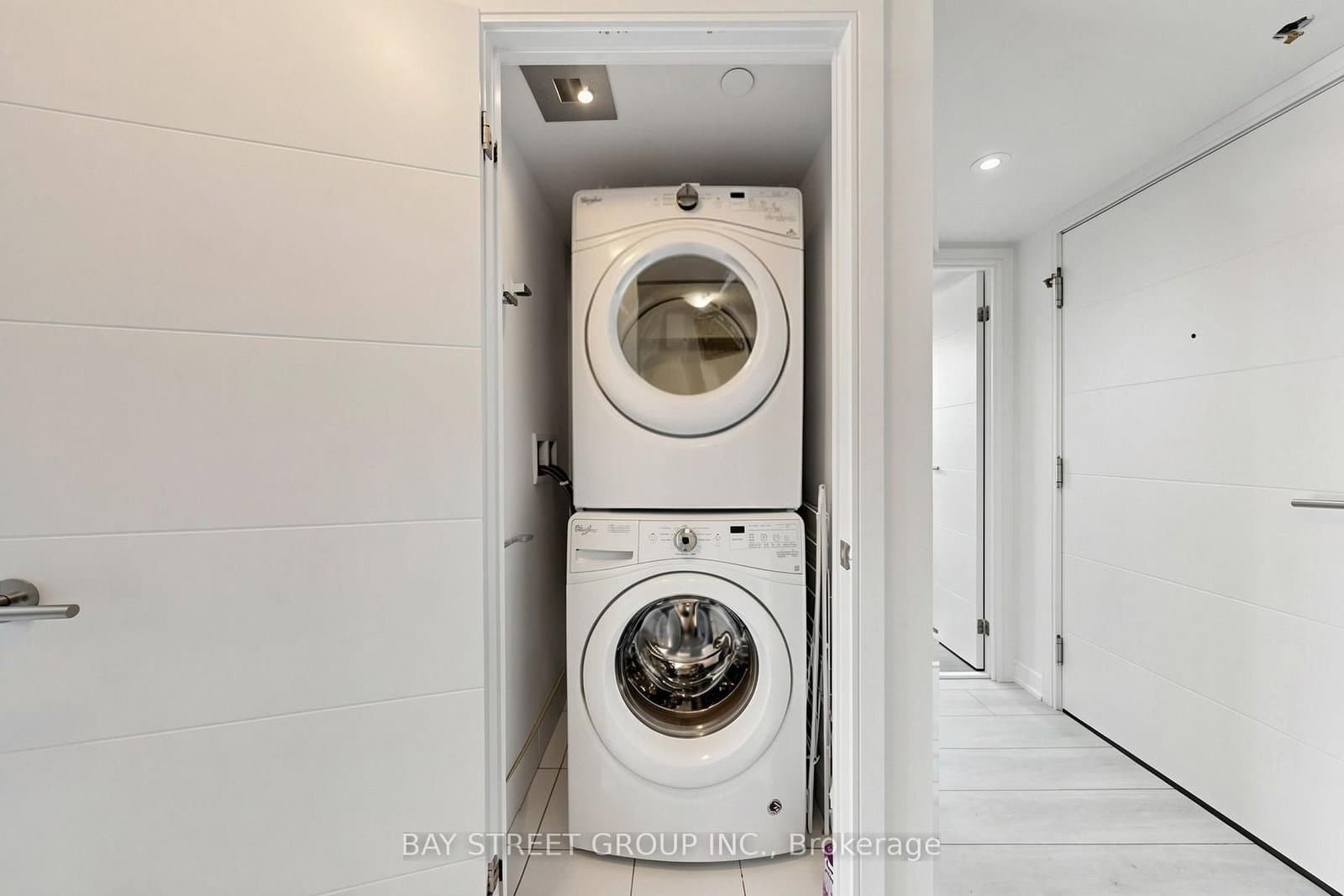 525 Adelaide Street W, Unit 1118 thumbnail 24
