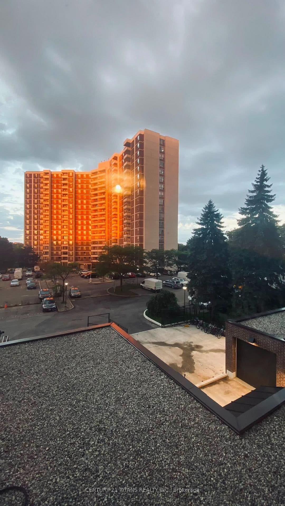 10 Edgecliffe Golfway, Unit 311 thumbnail 7