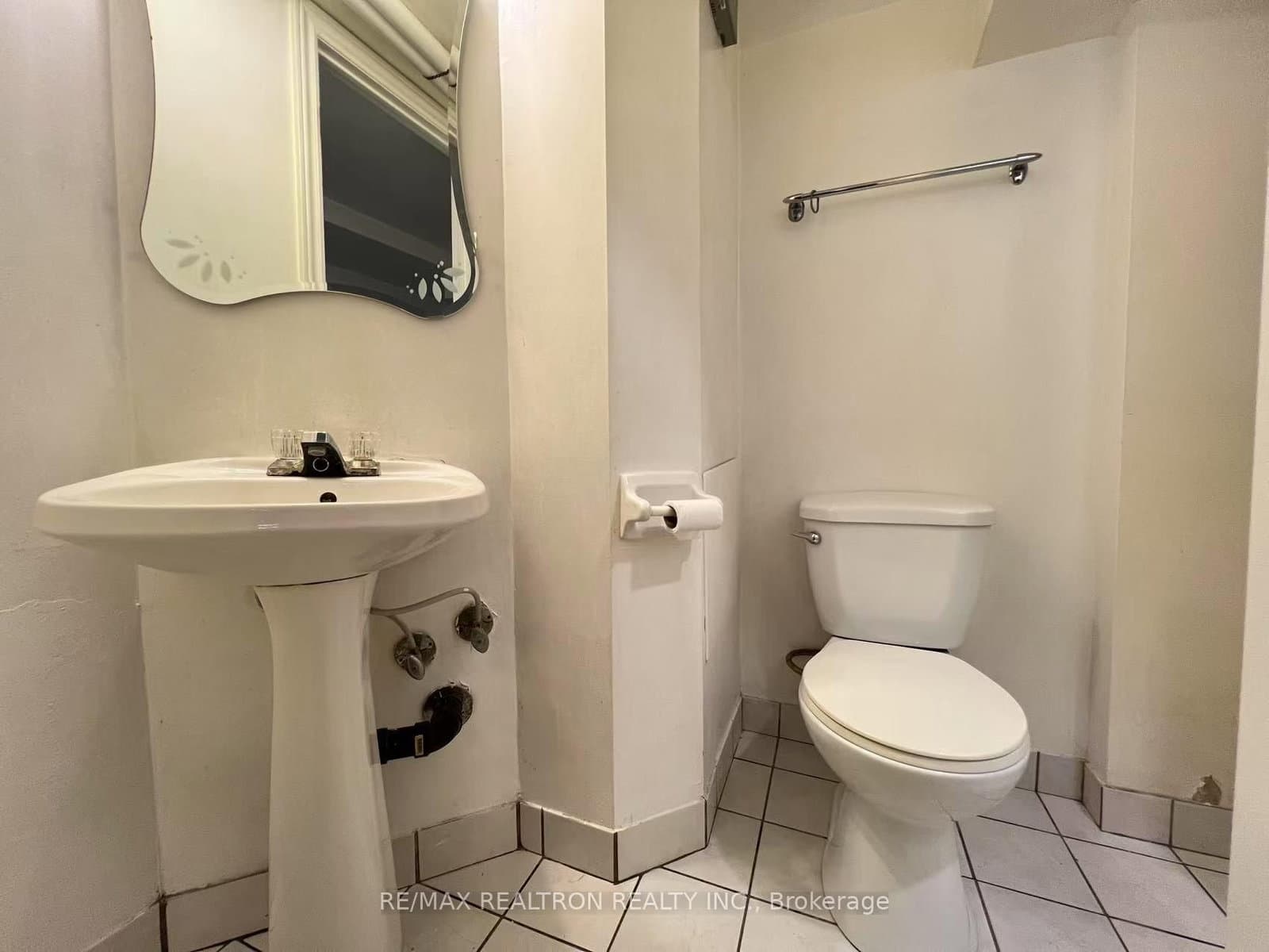 108 Admiral Road, Unit 6 thumbnail 10
