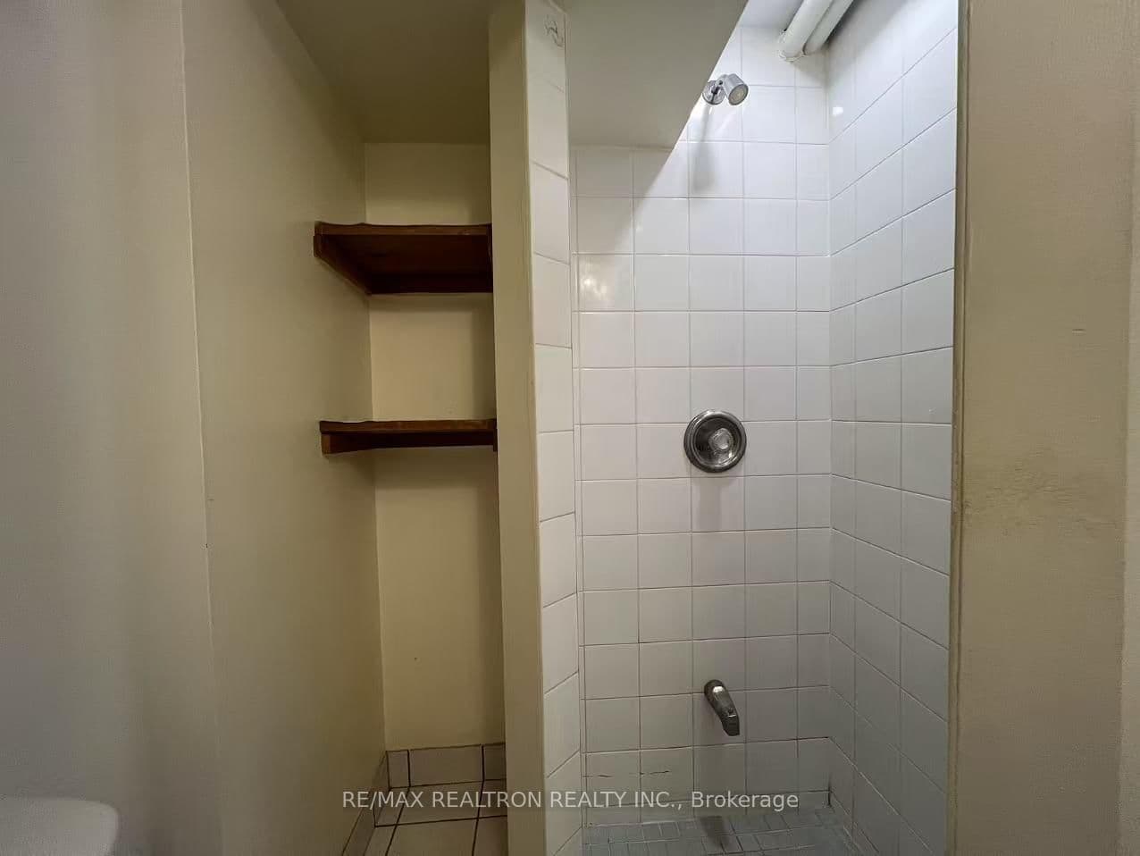 108 Admiral Road, Unit 6 thumbnail 11