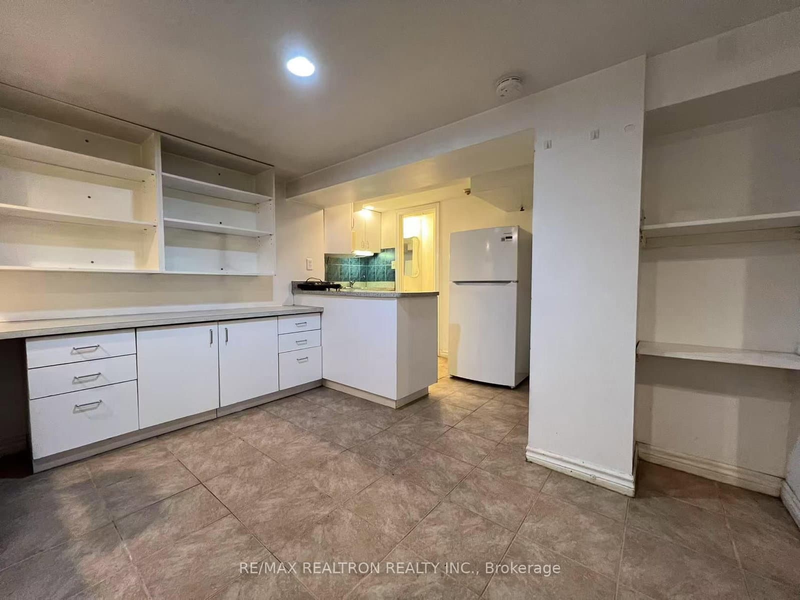 108 Admiral Road, Unit 6 thumbnail 3