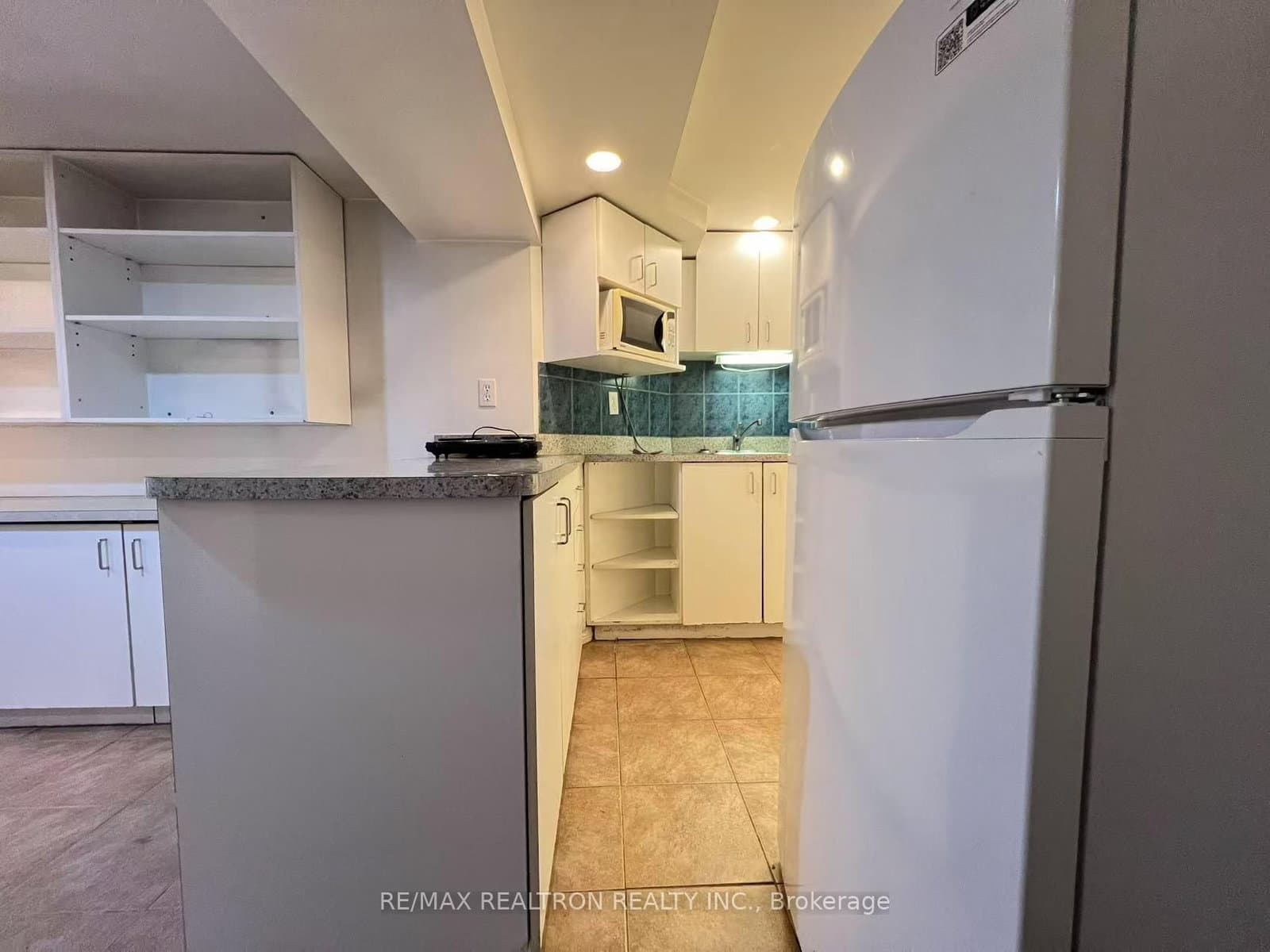 108 Admiral Road, Unit 6 thumbnail 9