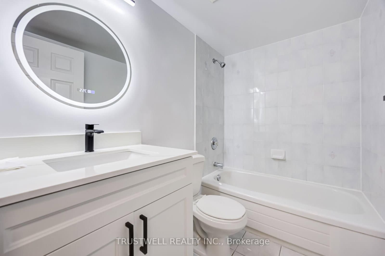 39 Pemberton Avenue, Unit 401 thumbnail 17