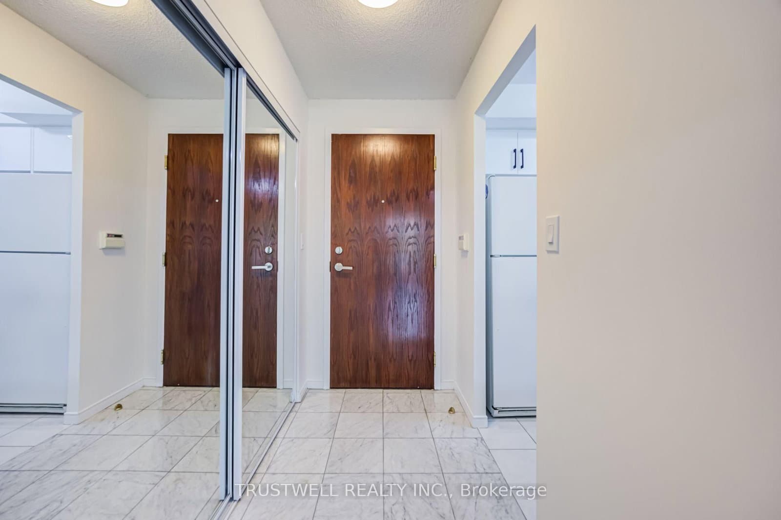 39 Pemberton Avenue, Unit 401 thumbnail 6