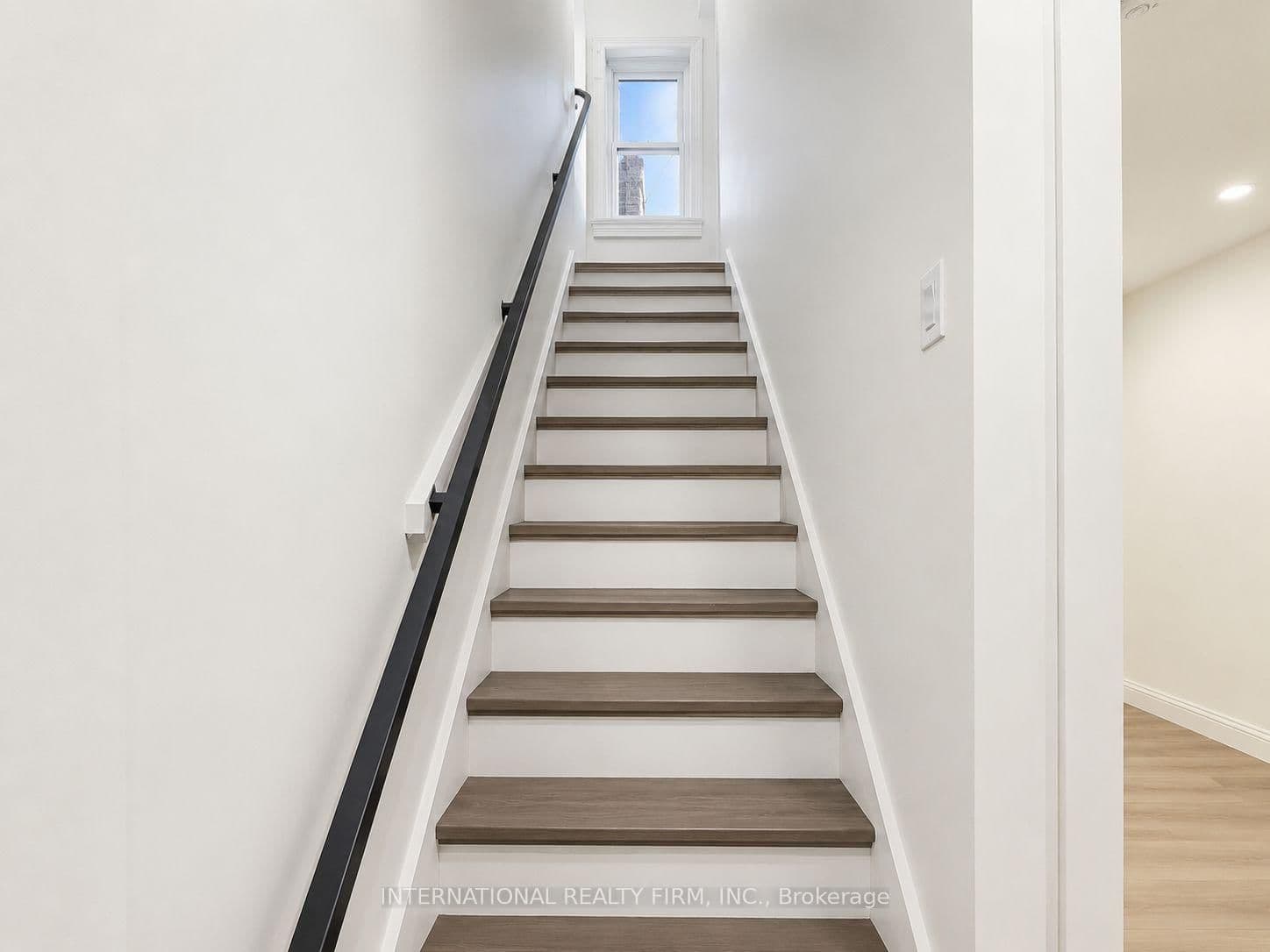 793 Dufferin Street, Unit Upper thumbnail 17