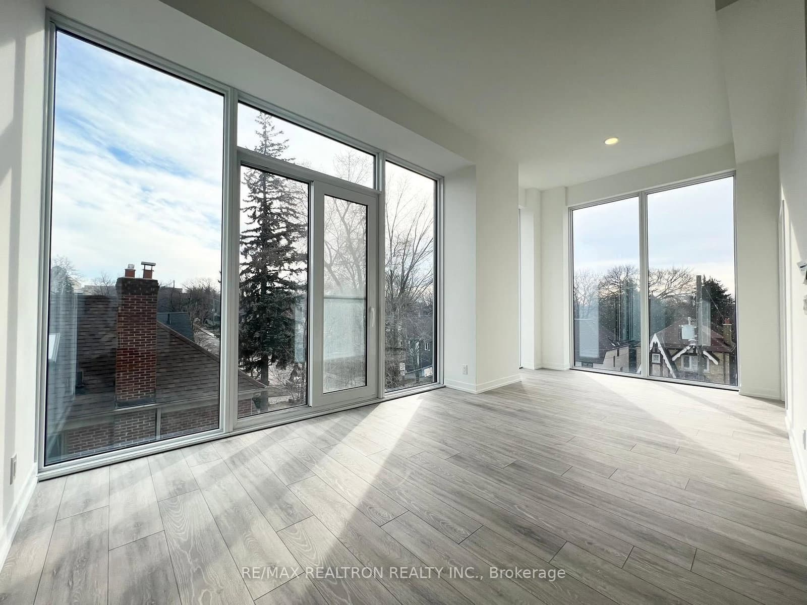 2020 Bathurst Street, Unit 207 thumbnail 11