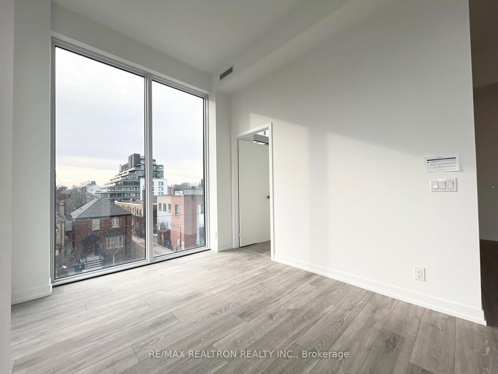 2020 Bathurst Street, Unit 207 thumbnail 25