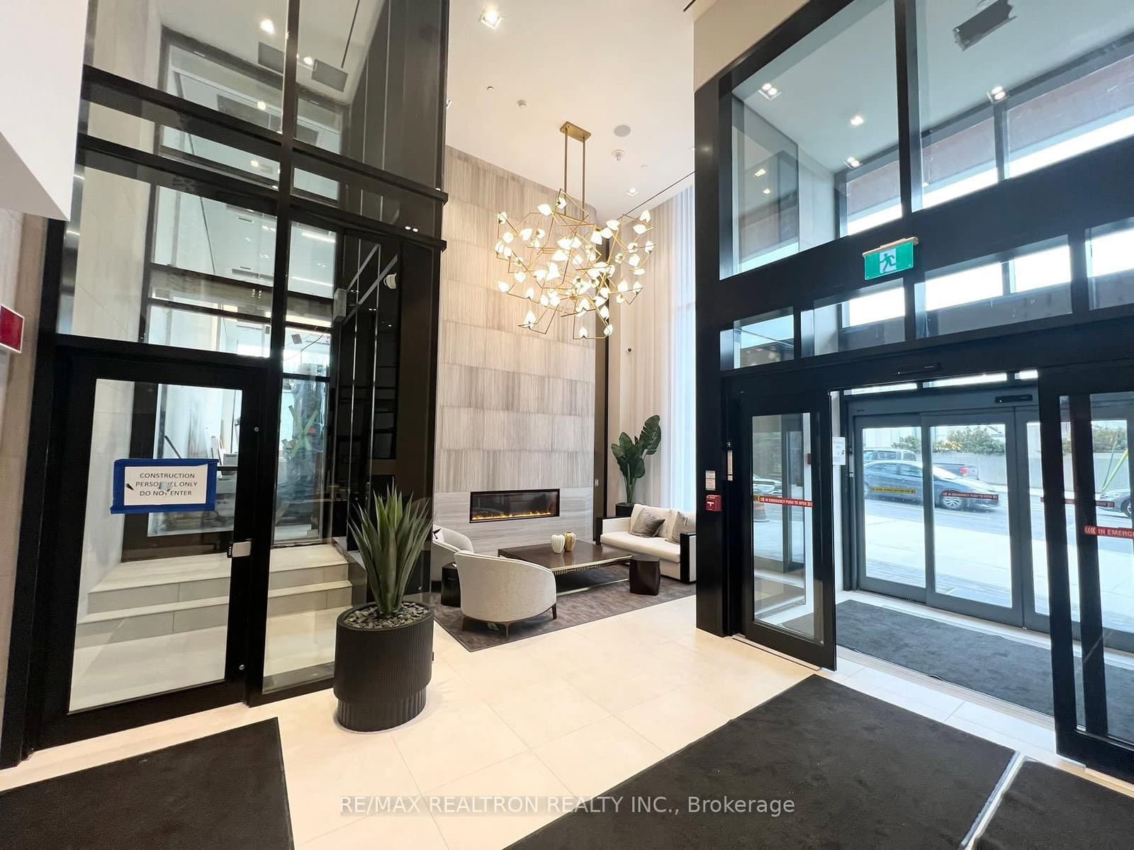 2020 Bathurst Street, Unit 207 thumbnail 3