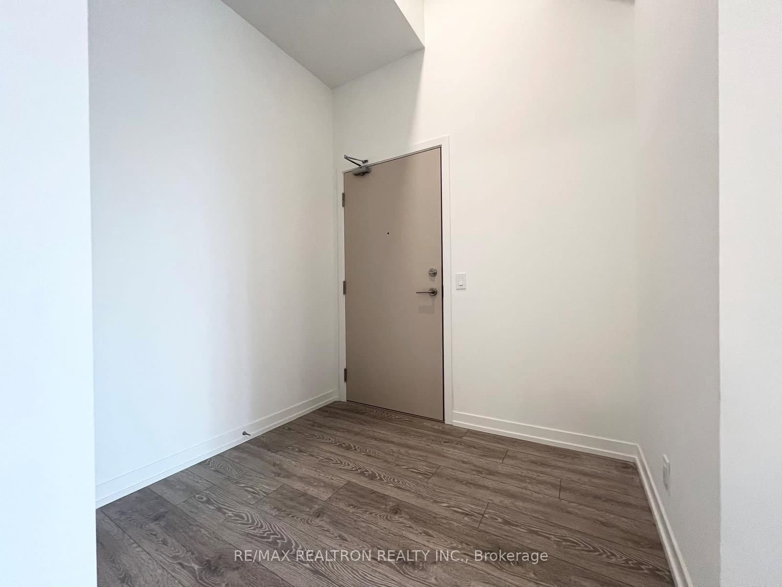 2020 Bathurst Street, Unit 207 thumbnail 8