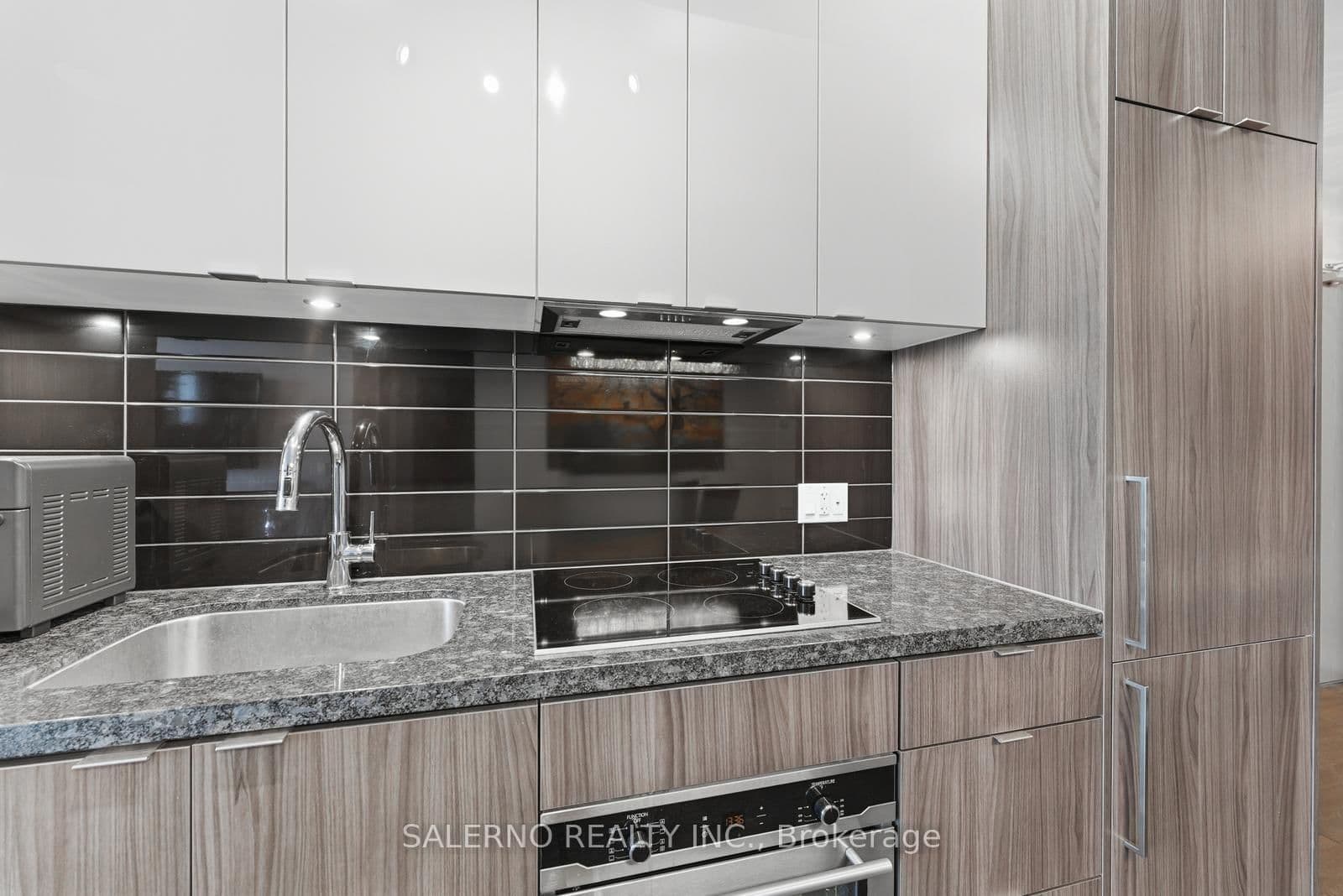 125 Blue Jays Way, Unit 5503 thumbnail 15