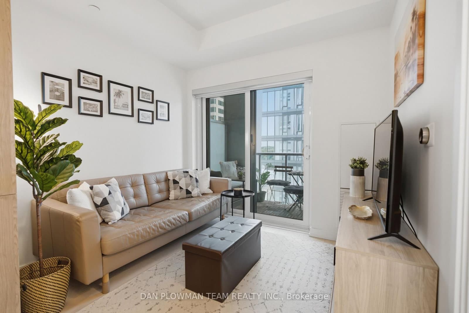 1 Yorkville Avenue, Unit 901 thumbnail 10