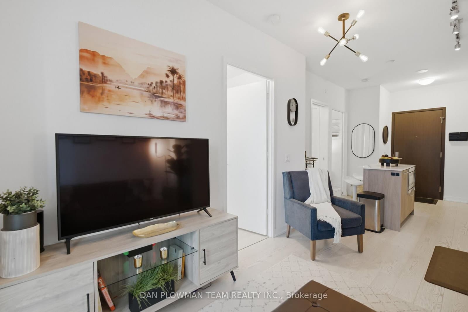 1 Yorkville Avenue, Unit 901 thumbnail 14