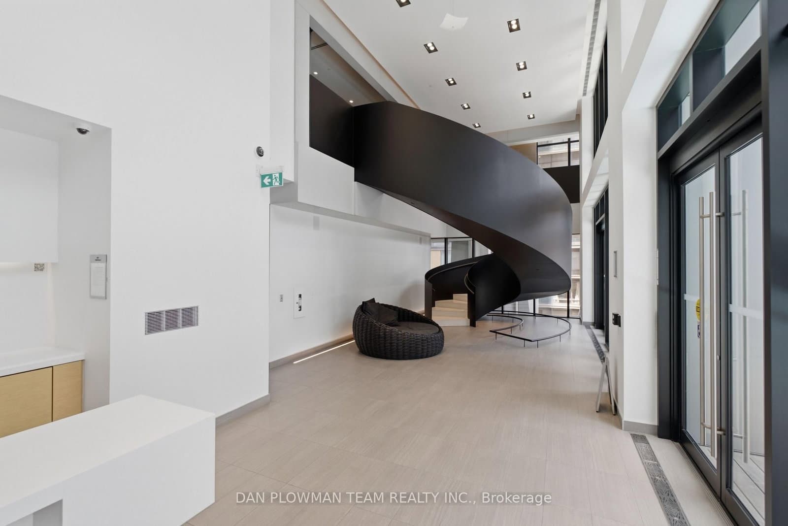 1 Yorkville Avenue, Unit 901 thumbnail 24