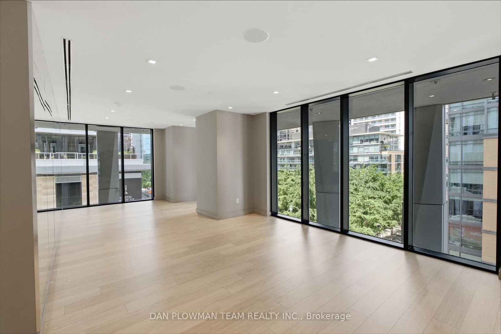 1 Yorkville Avenue, Unit 901 thumbnail 34