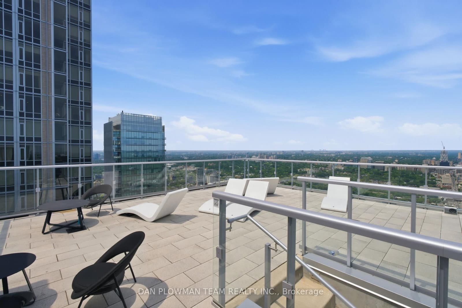 1 Yorkville Avenue, Unit 901 thumbnail 37